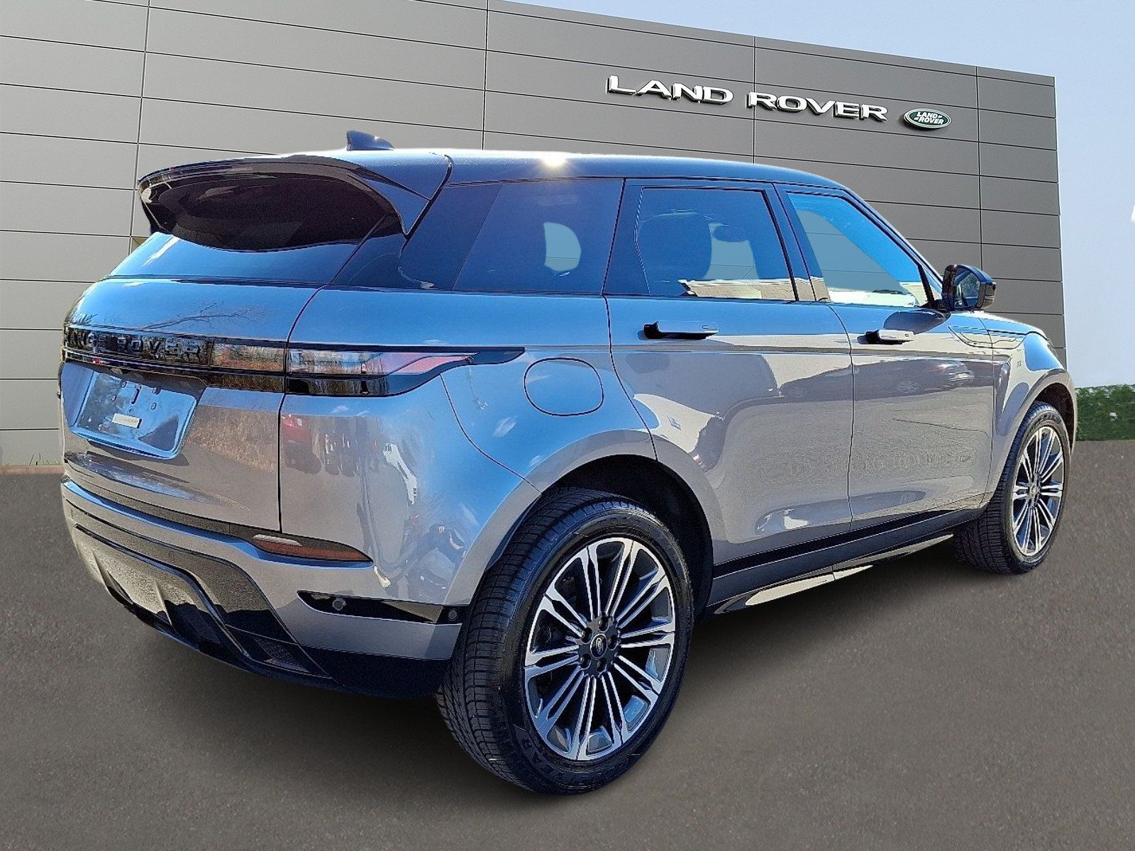 Used 2026 Land Rover Range Rover Evoque Dynamic SE AWD/4WD image 2