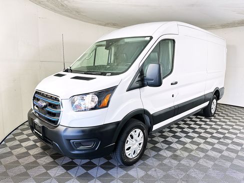 Used 2023 Ford E-Transit Medium Roof image 7