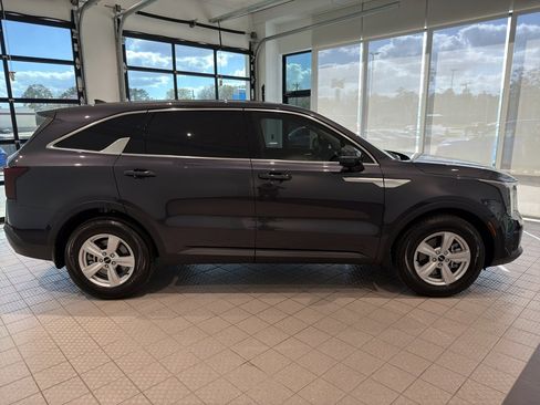 Used 2026 Kia Sorento LX image 6