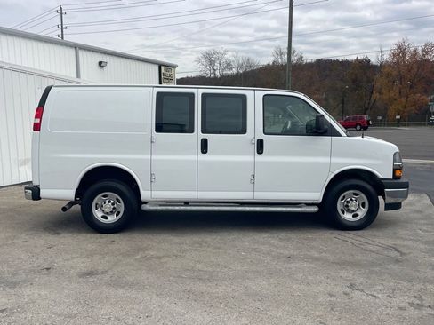 Used 2024 Chevrolet Express 2500 w/ Driver Convenience Package image 8