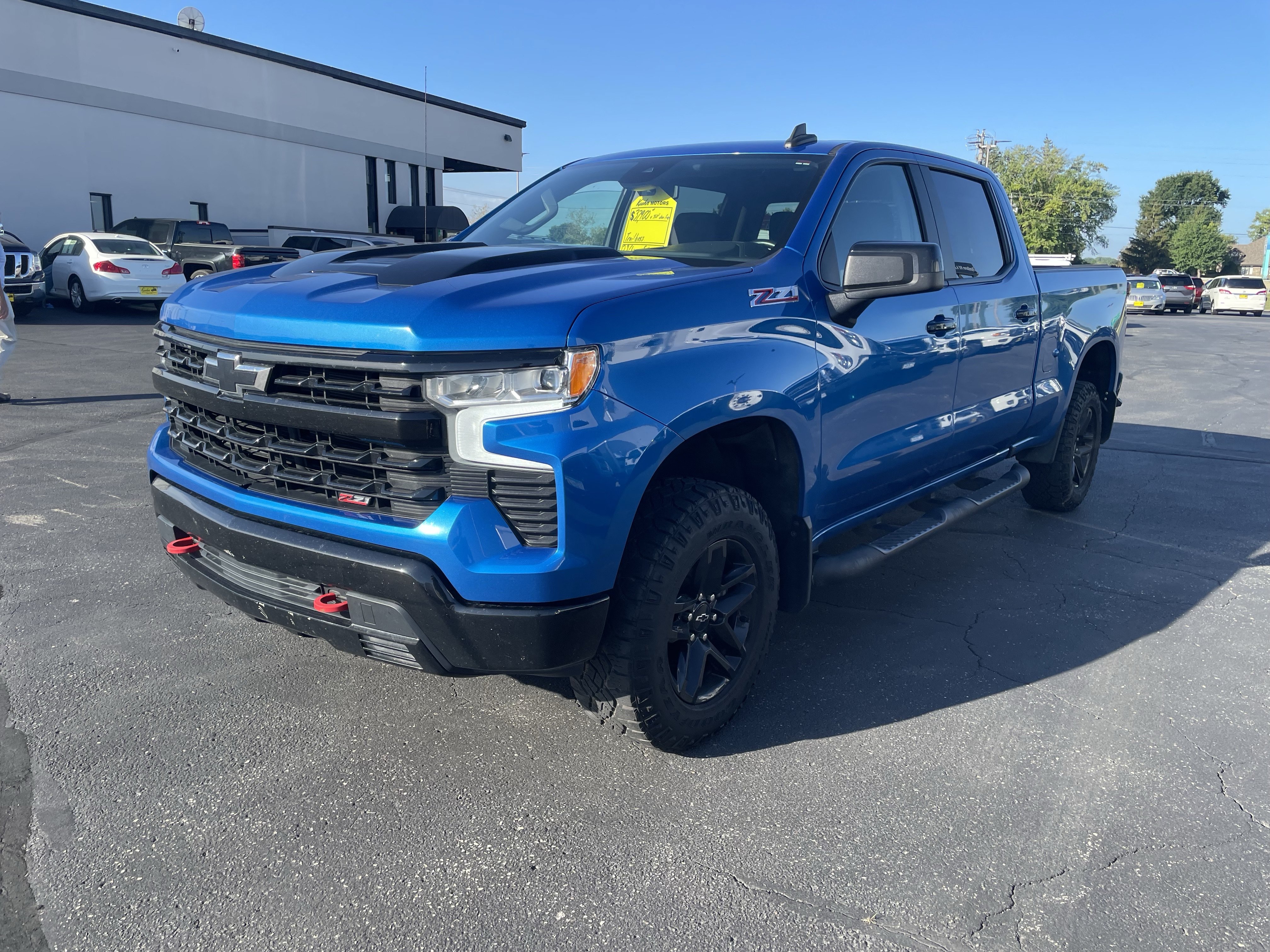 Used 2023 Chevrolet Silverado 1500 LT Trail Boss w/ Protection Package AWD/4WD image 4