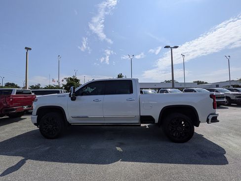 Certified 2025 Chevrolet Silverado 2500 High Country w/ High Country Premium Package AWD/4WD image 6