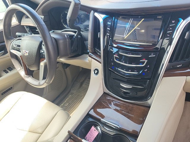 Used 2017 Cadillac Escalade ESV Luxury AWD/4WD image 11