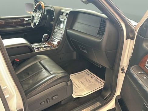 Used 2017 Lincoln Navigator L Select image 13