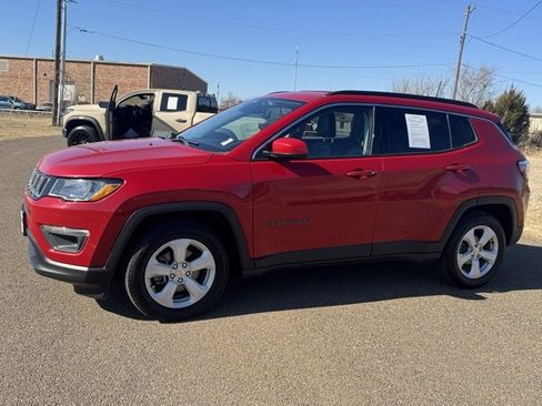 Used 2019 Jeep Compass Latitude w/ Cold Weather Group image 3