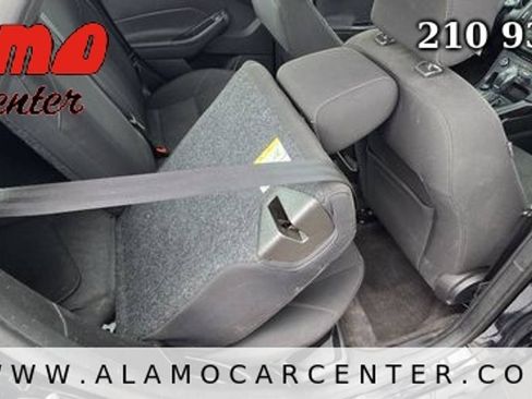 Used 2018 Ford Focus SE FWD image 21