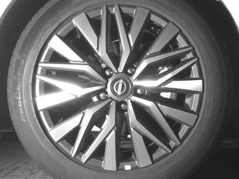 Used 2025 Nissan Altima 2.5 SV FWD image 13