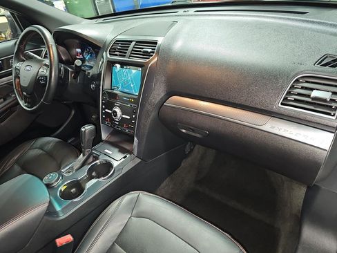 Used 2017 Ford Explorer Sport image 16