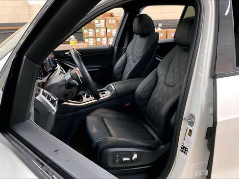 Certified 2025 BMW X5 xDrive40i w/ M Sport Package image 27