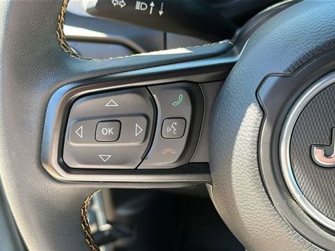 Used 2024 Jeep Wrangler Unlimited image 14