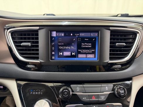 Used 2023 Chrysler Voyager LX FWD image 26
