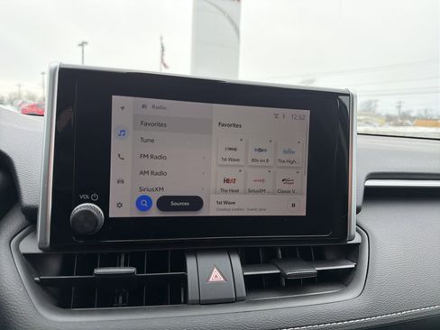 Used 2023 Toyota RAV4 AWD Hybrid image 19