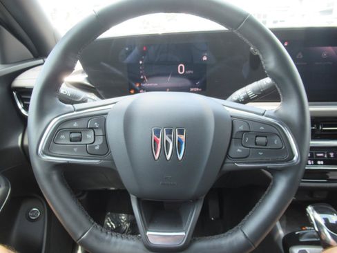 Certified 2024 Buick Envista Avenir FWD image 23