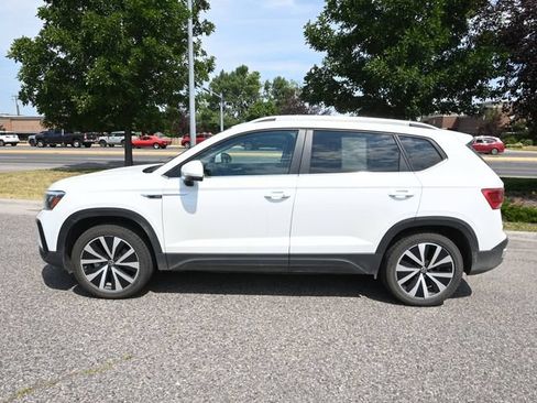 Used 2022 Volkswagen Taos SE AWD/4WD image 2