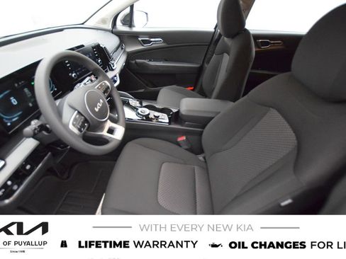New 2025 Kia Sportage LX image 10