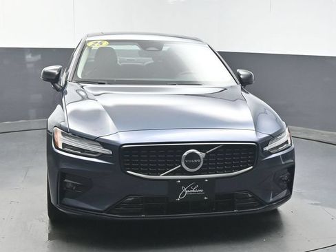 Used 2025 Volvo S60 B5 Core AWD/4WD image 3