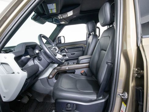 Used 2024 Land Rover Defender 110 S AWD/4WD image 9