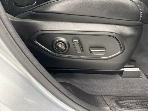 Used 2023 Jeep Grand Cherokee 4WD 4xe w/ Luxury Tech Group II image 26
