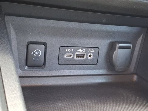 Used 2024 Nissan Sentra SV FWD image 25