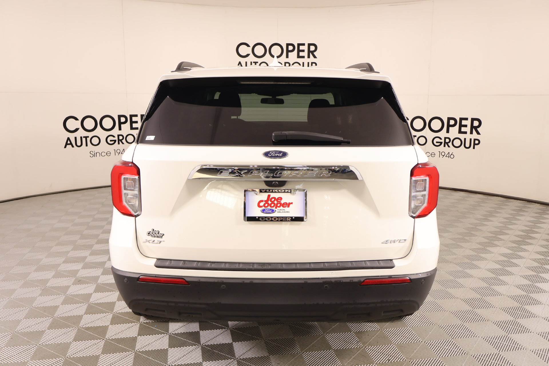 Used 2023 Ford Explorer XLT AWD/4WD image 22