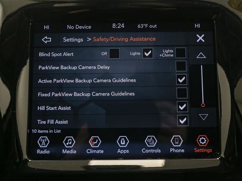 Used 2020 Jeep Cherokee Limited image 32