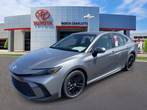 New 2026 Toyota Camry SE FWD image 5