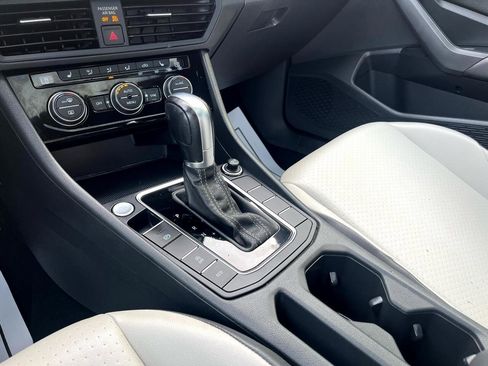 Used 2019 Volkswagen Jetta R-Line FWD image 16