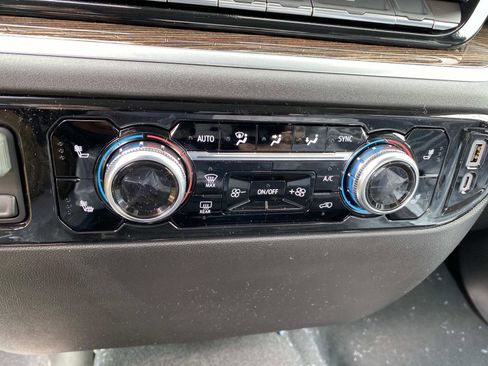 New 2026 GMC Sierra 1500 SLE w/ Max Trailering Package AWD/4WD image 10