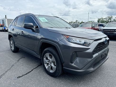 Used 2022 Toyota RAV4 LE AWD/4WD image 10