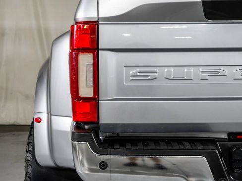 Used 2022 Ford F350 Lariat w/ Lariat Ultimate Package AWD/4WD image 41