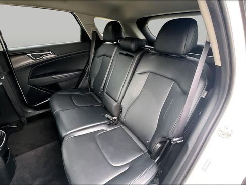 Certified 2024 Kia Sportage EX AWD/4WD image 17