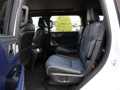 New 2026 INFINITI QX80 4WD image 19