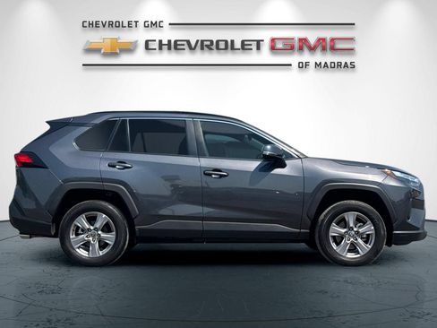 Used 2023 Toyota RAV4 XLE AWD/4WD image 2