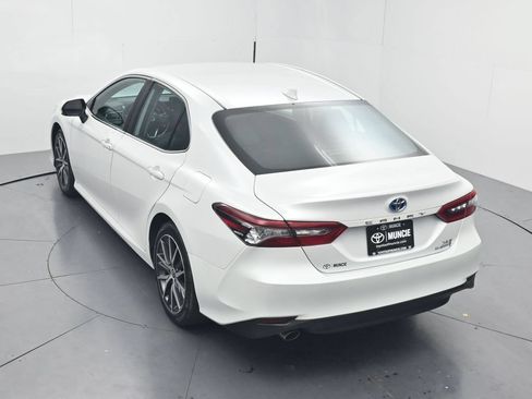 Used 2022 Toyota Camry XLE w/ Cold Weather Package FWD image 57