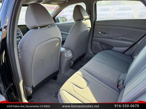 Used 2023 Hyundai Elantra SEL FWD image 14
