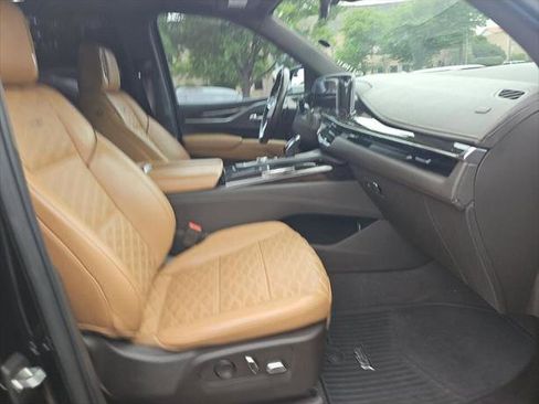 Used 2022 Cadillac Escalade Premium Luxury image 22