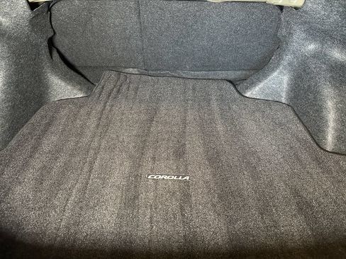 Used 2017 Toyota Corolla SE w/ Carpet Mat Package (TMS) FWD image 20