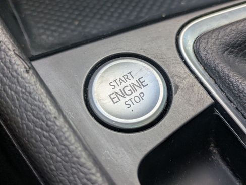 Used 2022 Volkswagen Jetta SE FWD image 23