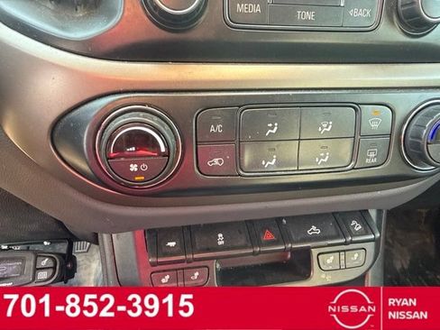 Used 2017 Chevrolet Colorado Z71 AWD/4WD image 10