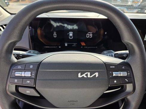 Used 2025 Kia K4 LXS FWD image 21