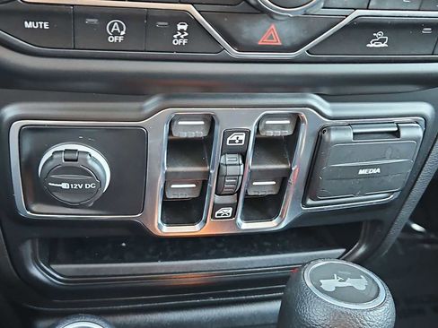 Used 2022 Jeep Wrangler Unlimited Sport S image 30