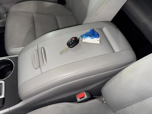Used 2019 Toyota Highlander LE FWD image 28