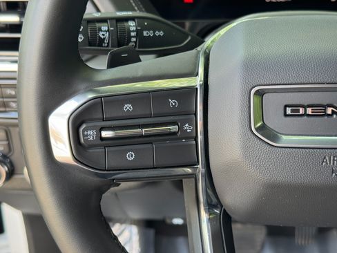 Used 2025 GMC Yukon XL Denali AWD/4WD image 36