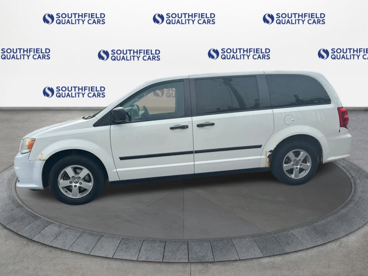 Used 2013 Dodge Grand Caravan SE w/ SE Plus Group FWD image 3