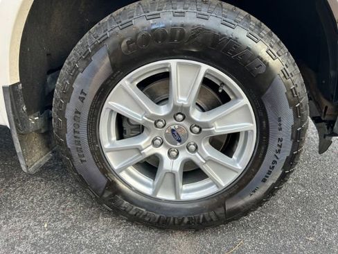 Used 2015 Ford F150 Lariat image 34