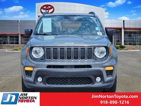 Used 2022 Jeep Renegade Latitude w/ Convenience Group AWD/4WD image 2