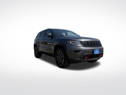 Used 2019 Jeep Grand Cherokee Trailhawk w/ Trailhawk Luxury Group AWD/4WD image 3