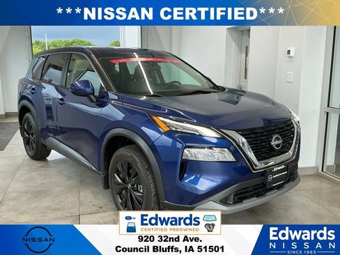 Used 2022 Nissan Rogue SV AWD/4WD image 2