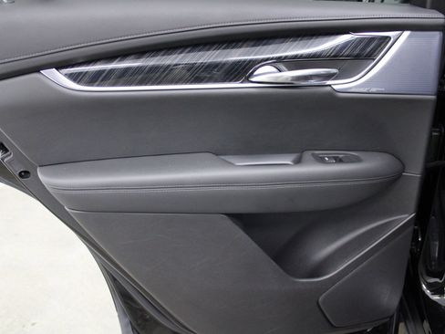 Used 2023 Cadillac XT6 Premium Luxury image 20