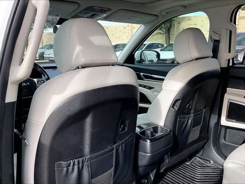 Used 2024 Kia Telluride S w/ S Sunroof Package image 11